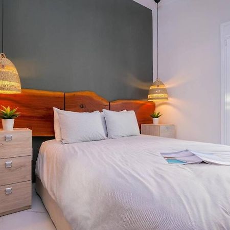 Hidden Gem On The Piraeus Coast Apartment Luaran gambar