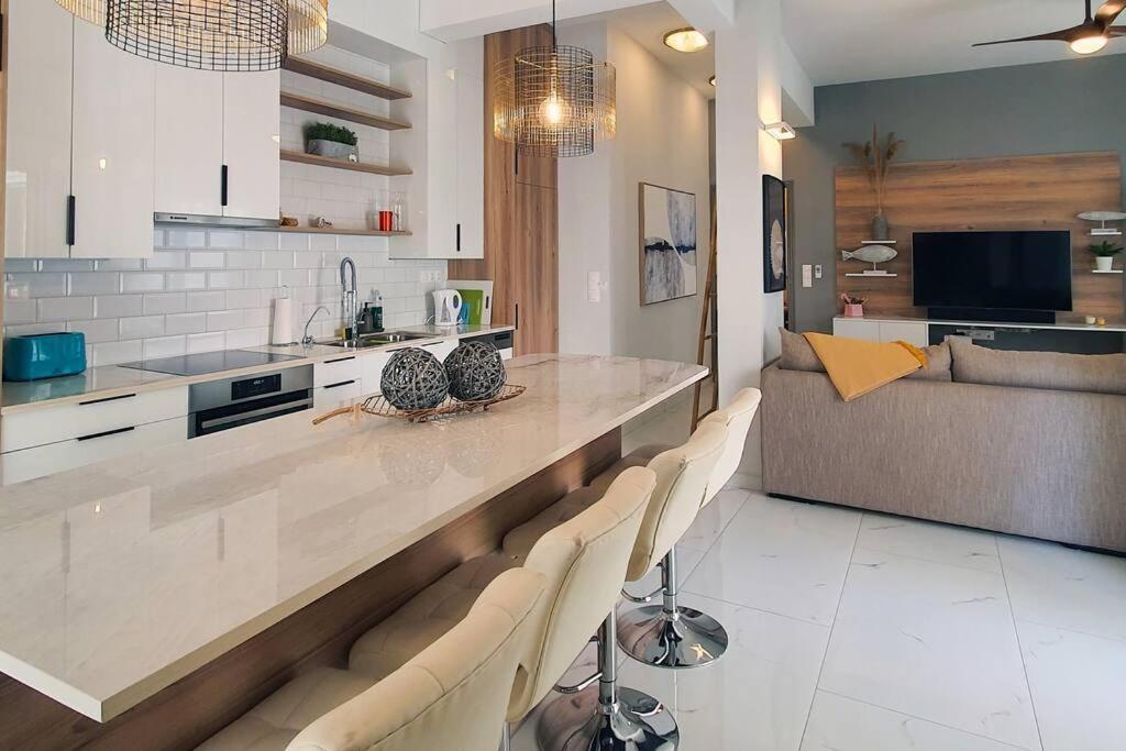 Hidden Gem On The Piraeus Coast Apartment Luaran gambar