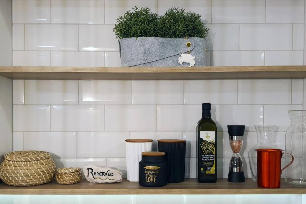 Hidden Gem On The Piraeus Coast Apartment Luaran gambar